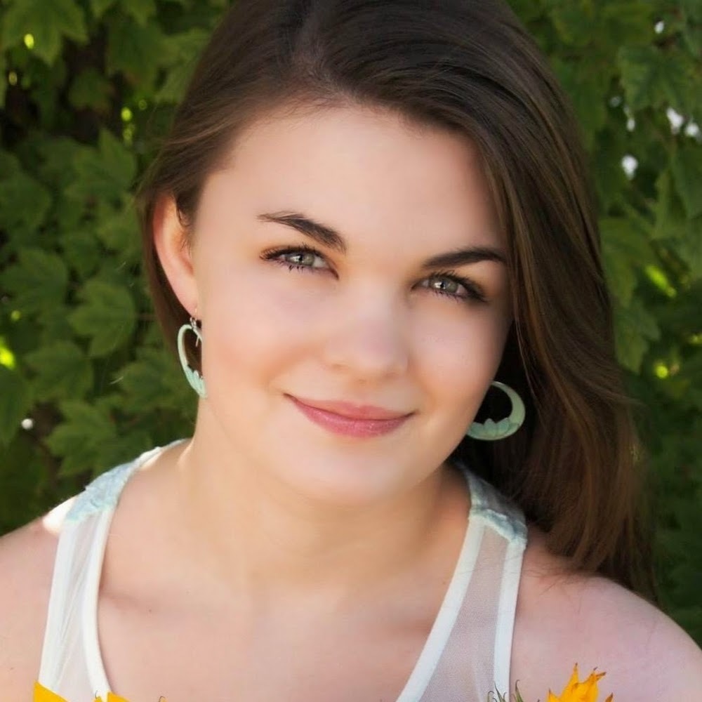 Meet your Posher, Elyse